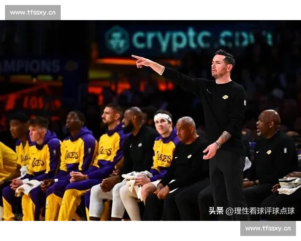 NBA赛后深度解析：关键球员表现与战术调整助力球队胜利