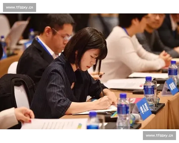 围绕电子竞技比分变化解析赛事策略与选手表现趋势洞察与数据分析 围绕电子竞技比分变化解析赛事策略与选手表现趋势洞察与数据分析