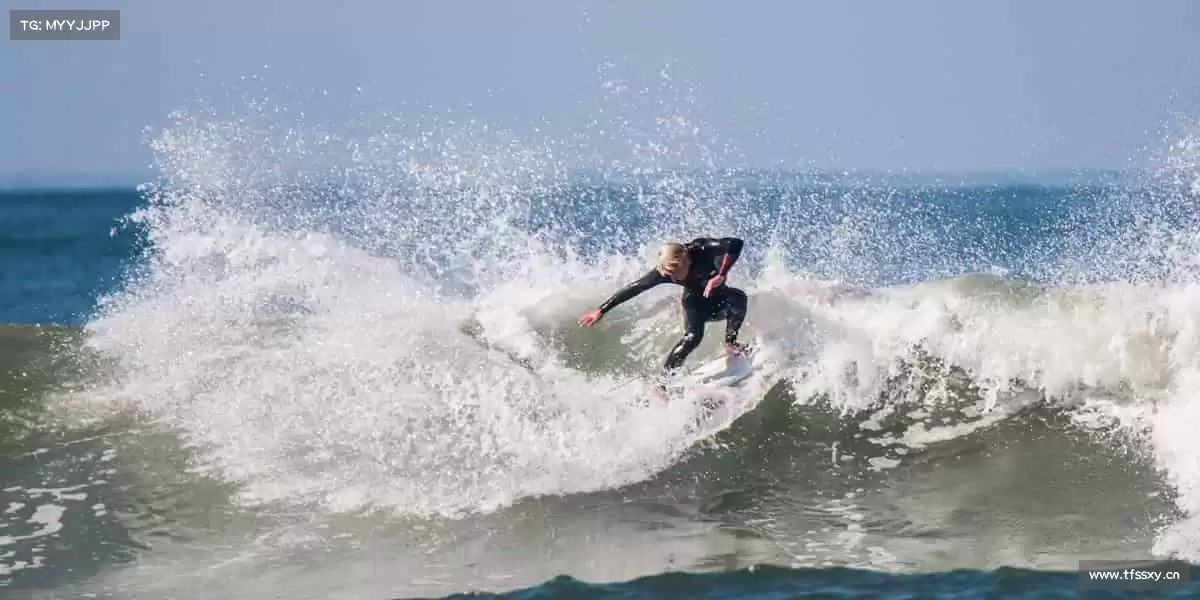 <strong>非凡国际</strong>🏊♀️畅游碧波，释放身心无限能量！